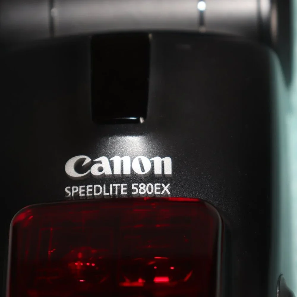 Canon Speedlite 580EX Shoe Mount Flash W/Case - AS-IS/For Parts Only